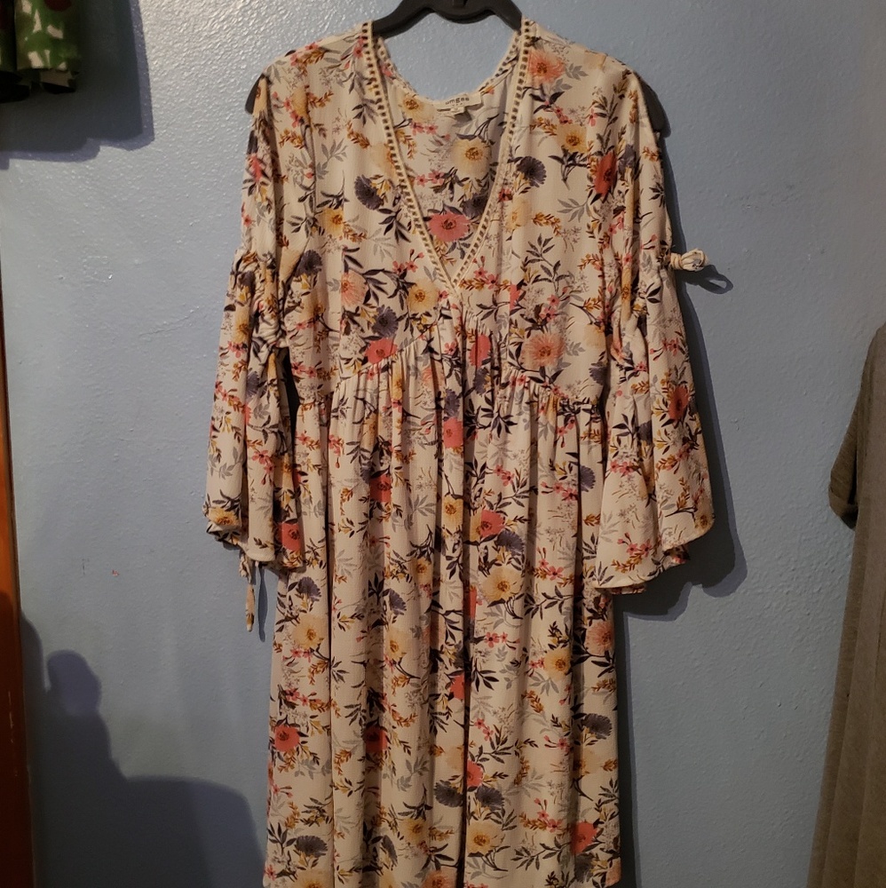 floral dress with open sleeves